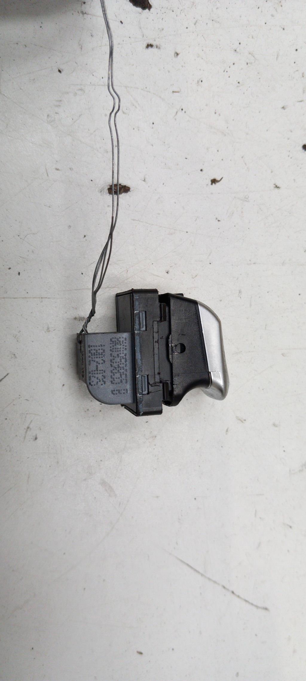 Interruttore lavacristalli posteriore sinistro AUDI Q5 1 PHASE 2 Diésel - 1