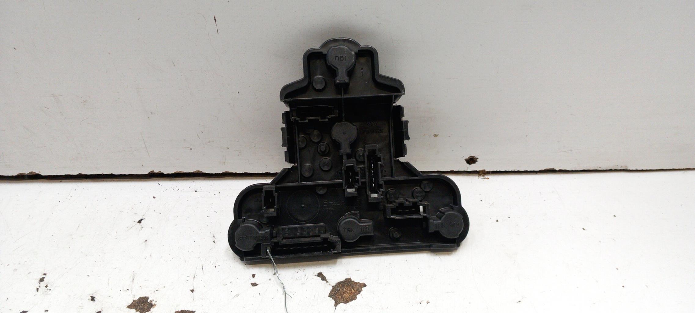 Base portalampade fanale posteriore sinistro VOLKSWAGEN GOLF Diésel - 1
