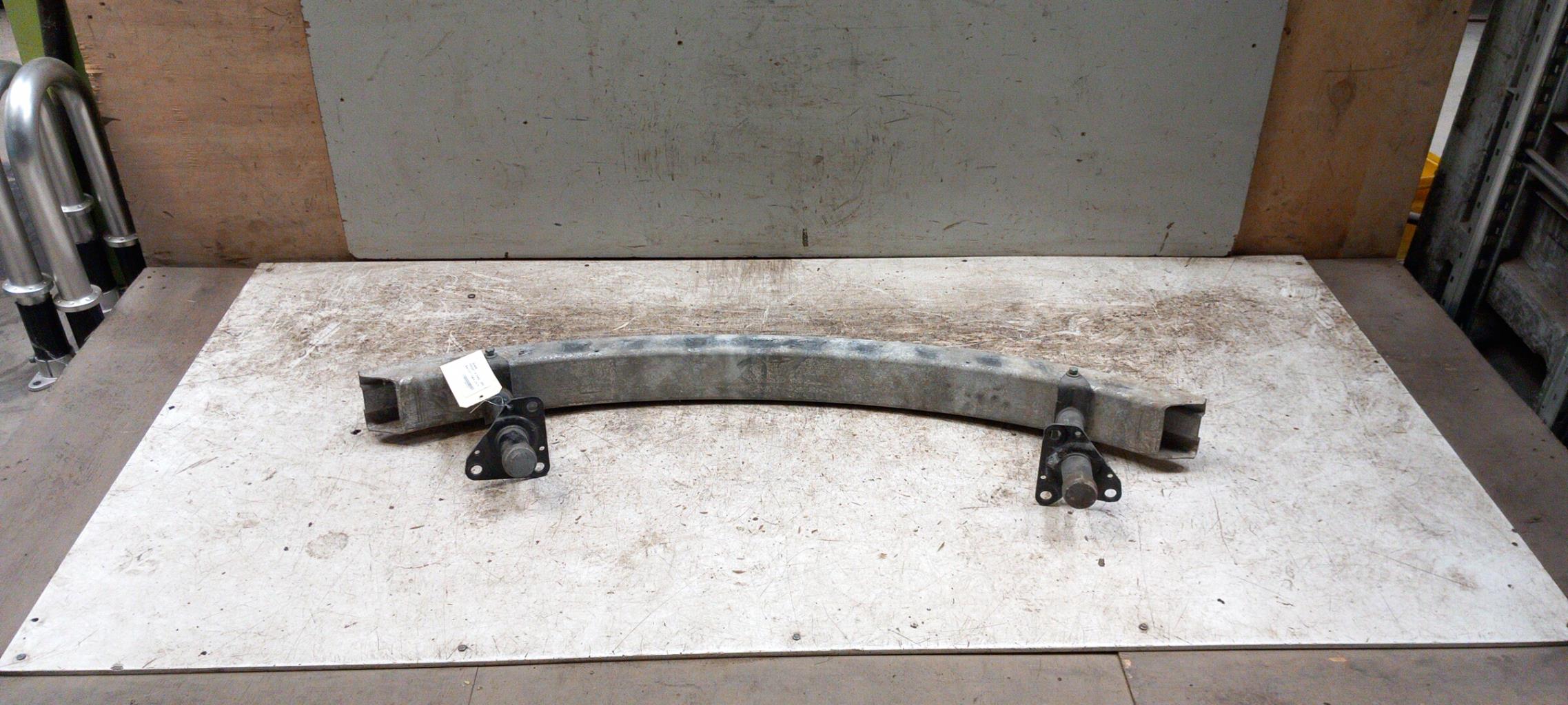 Traversa rinforzo paraurti anteriore VOLKSWAGEN PASSAT 4 PHASE 1 BREAK Diésel - 1
