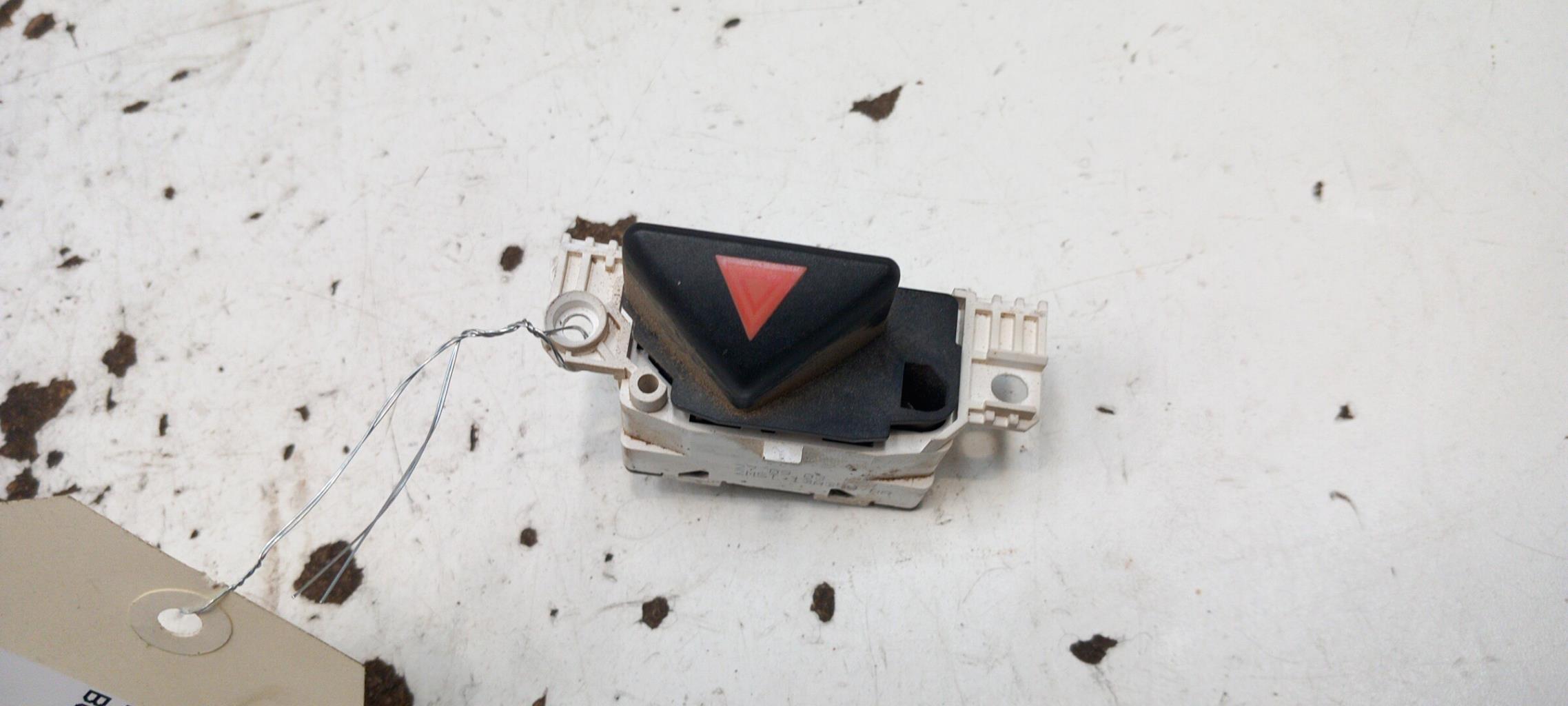 Bouton de warning FORD FOCUS 1 Diesel - 1