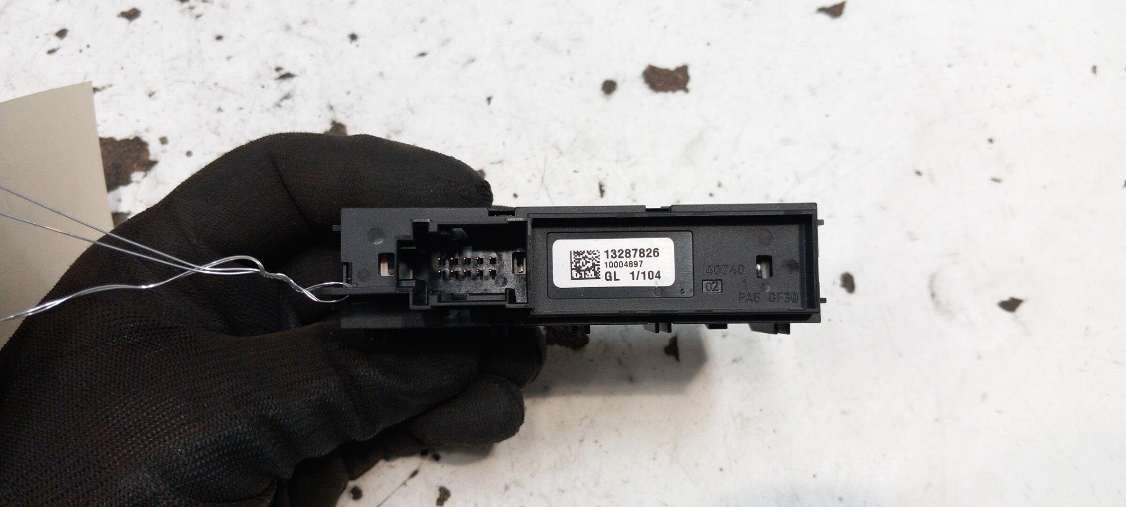 Bouton de warning OPEL MERIVA B PHASE 1 Diesel - 1