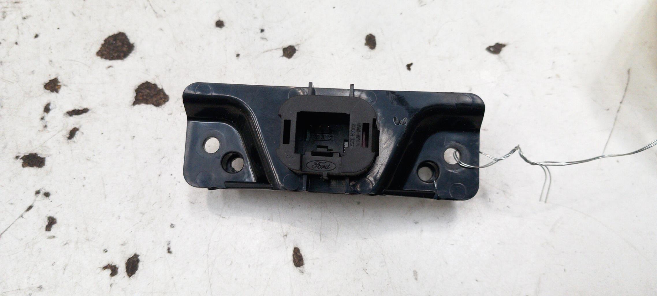 Bouton de warning FORD FUSION PHASE 2 Diesel - 1