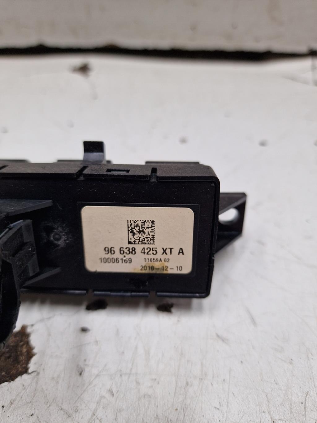 Bouton de warning PEUGEOT 3008 1 PHASE 1 Diesel - 1