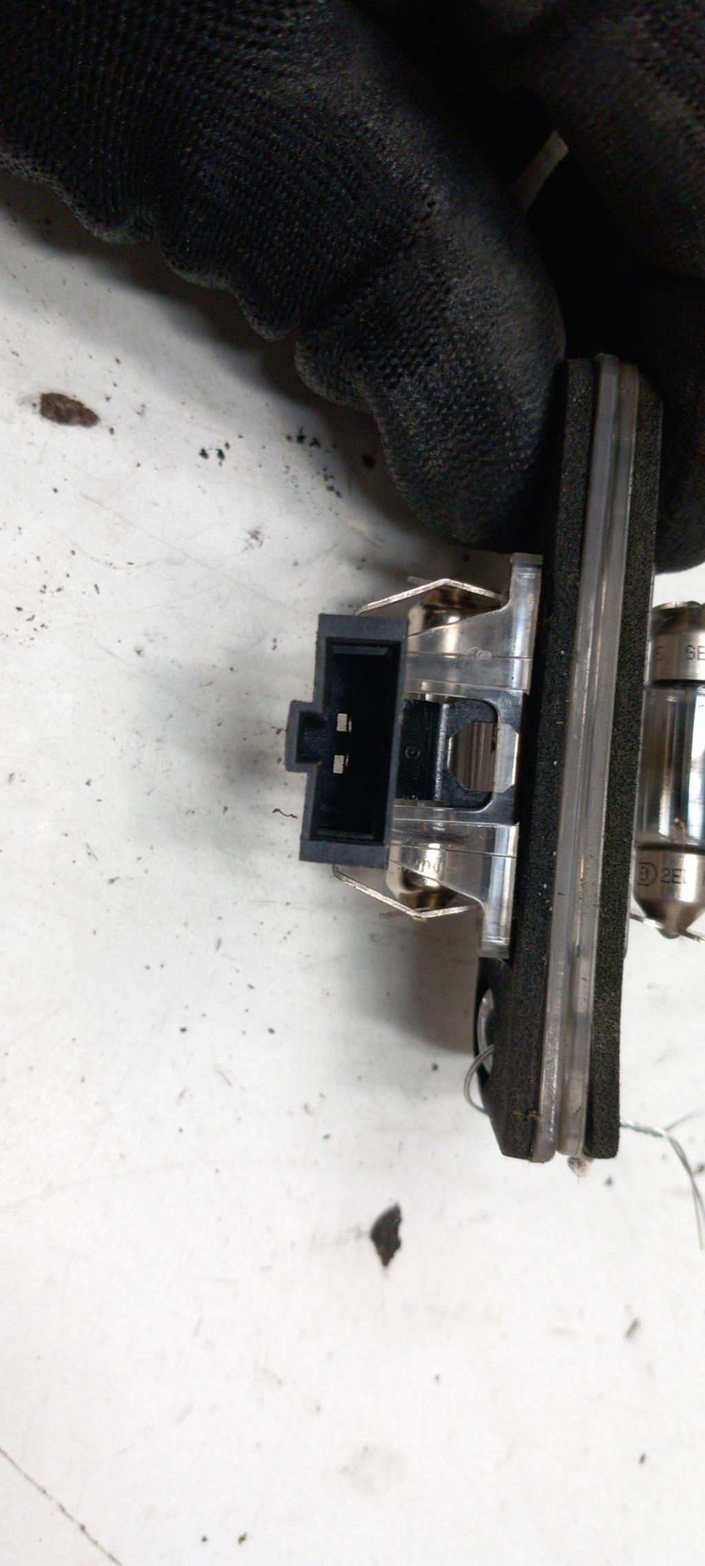 Eclairage de plaque SKODA FABIA 2 PHASE 1 Diesel - 1