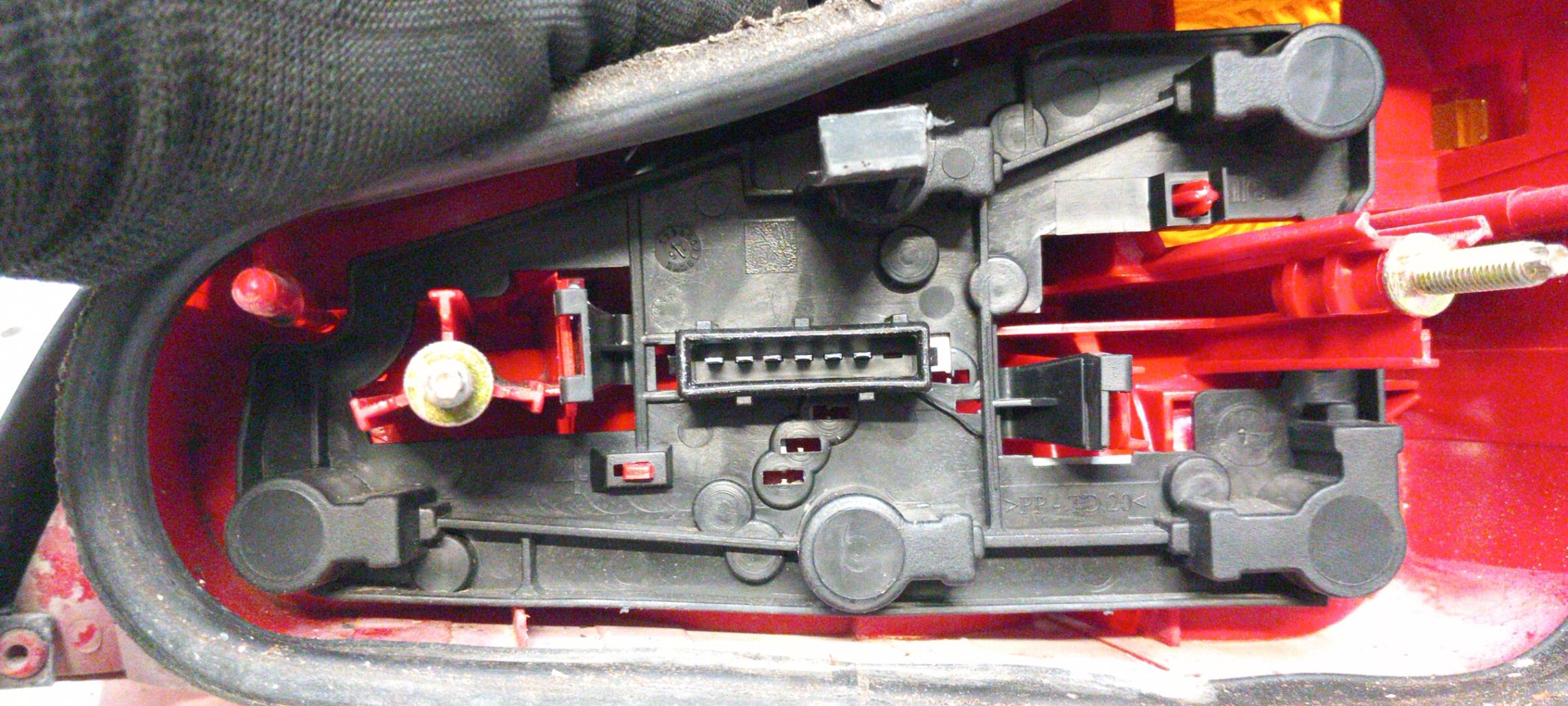 Fanale posteriore principale sinistro (luci) PEUGEOT 106 PHASE 2 Gasolina - 1