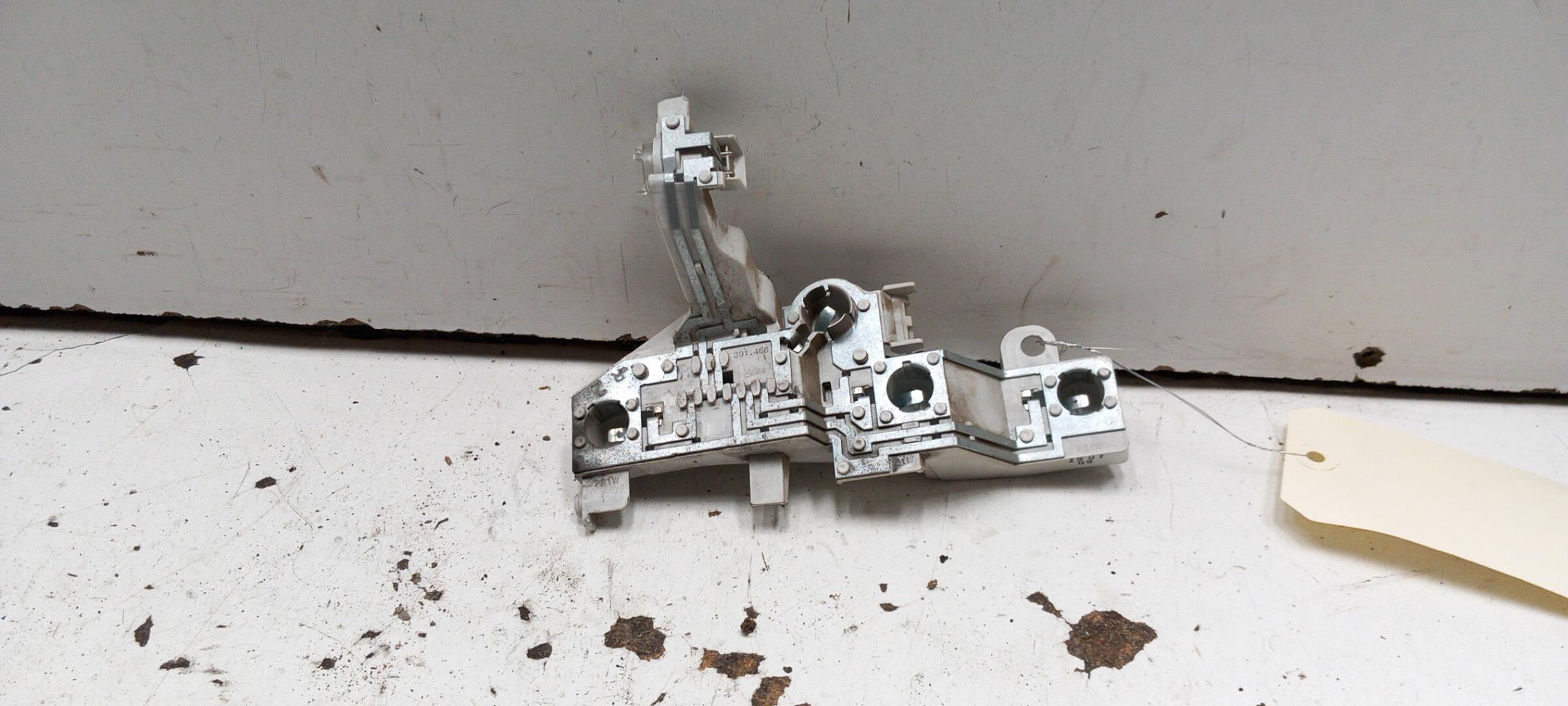 Base portalampade fanale posteriore destro BMW SERIE 1 E87 PHASE 2 Diésel - 1