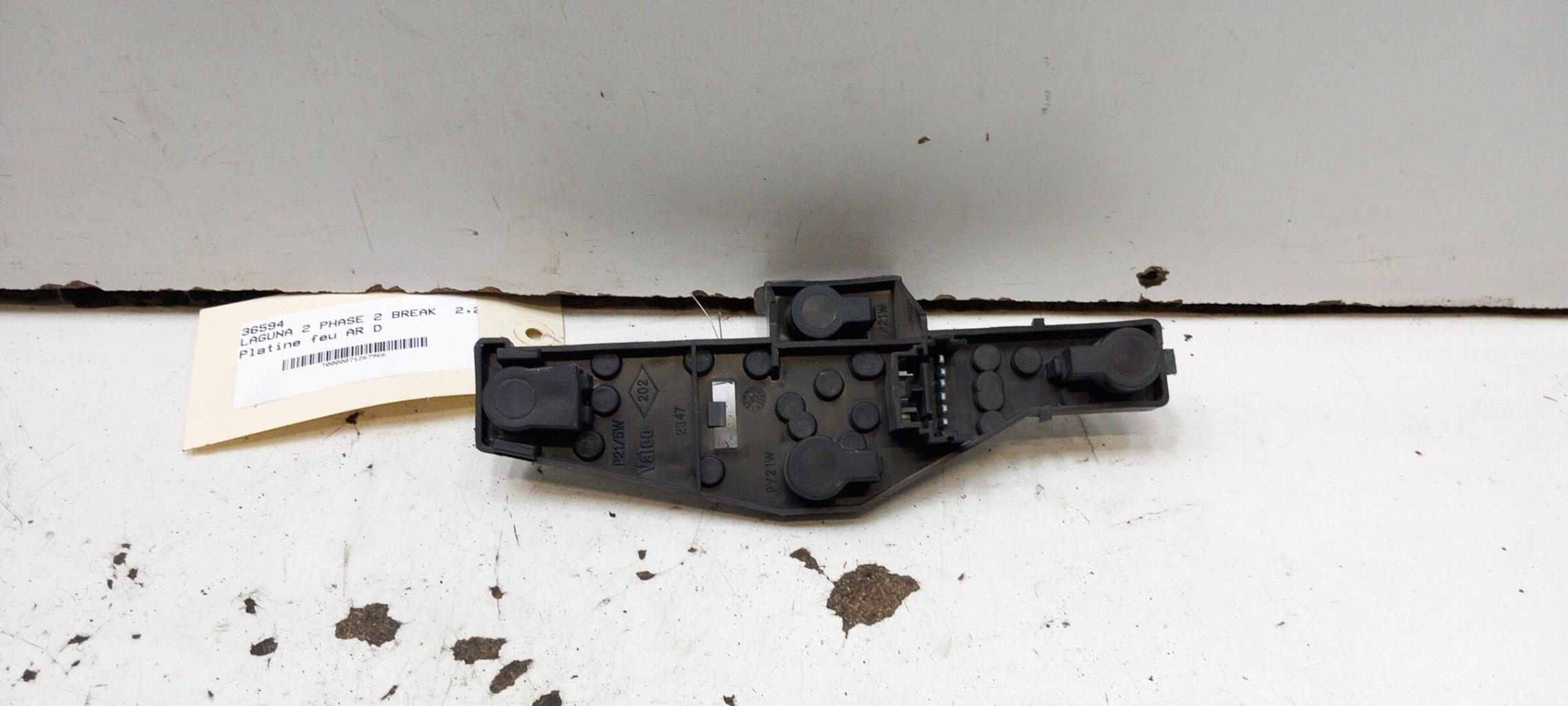 Base portalampade fanale posteriore destro RENAULT LAGUNA 2 PHASE 2 BREAK Diésel - 1