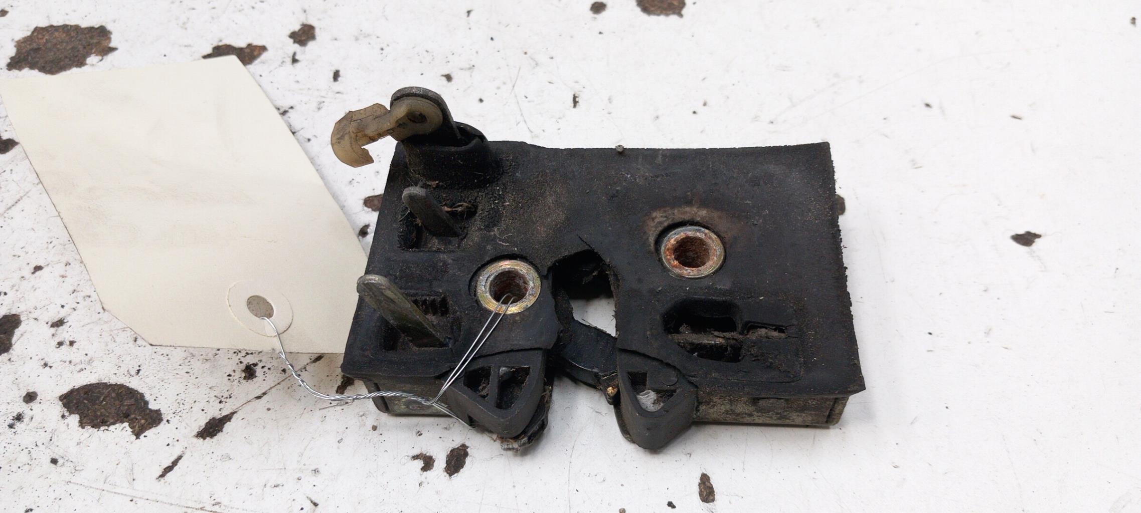 Serrure avant gauche AUDI 100 2 PHASE 2 Diesel - 1
