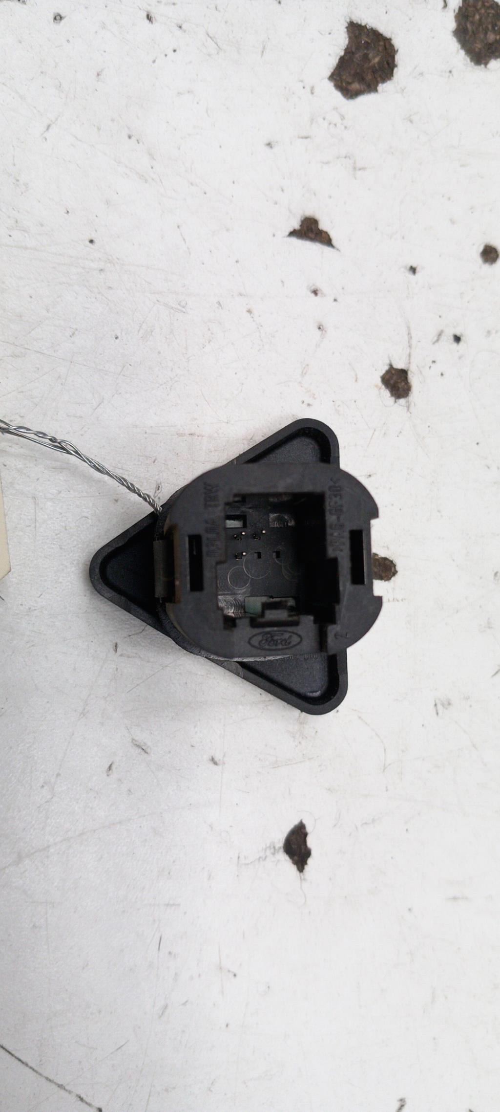 Bouton de warning FORD FUSION PHASE 1 Diesel - 1