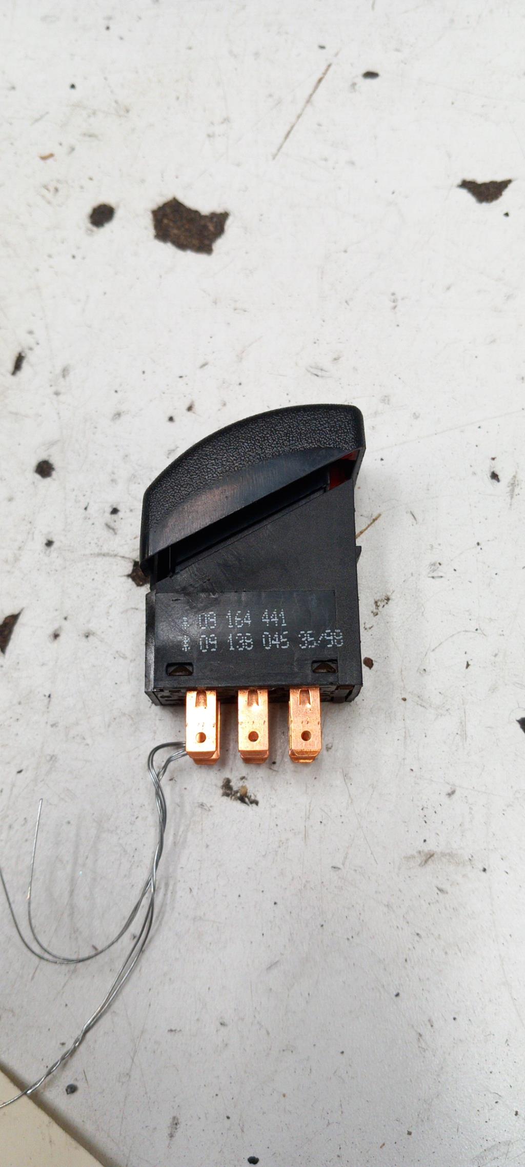 Bouton de warning OPEL CORSA B PHASE 1 Essence - 1