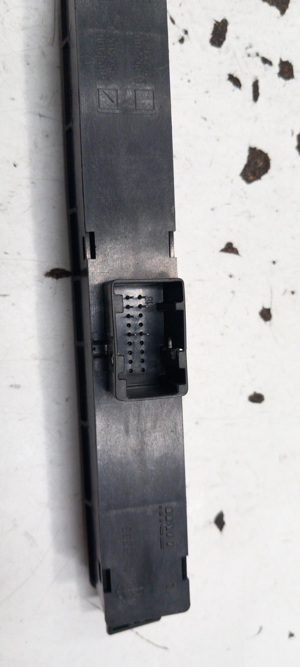 Interruttore luci emergenza FIAT GRANDE PUNTO Gasolina - 1