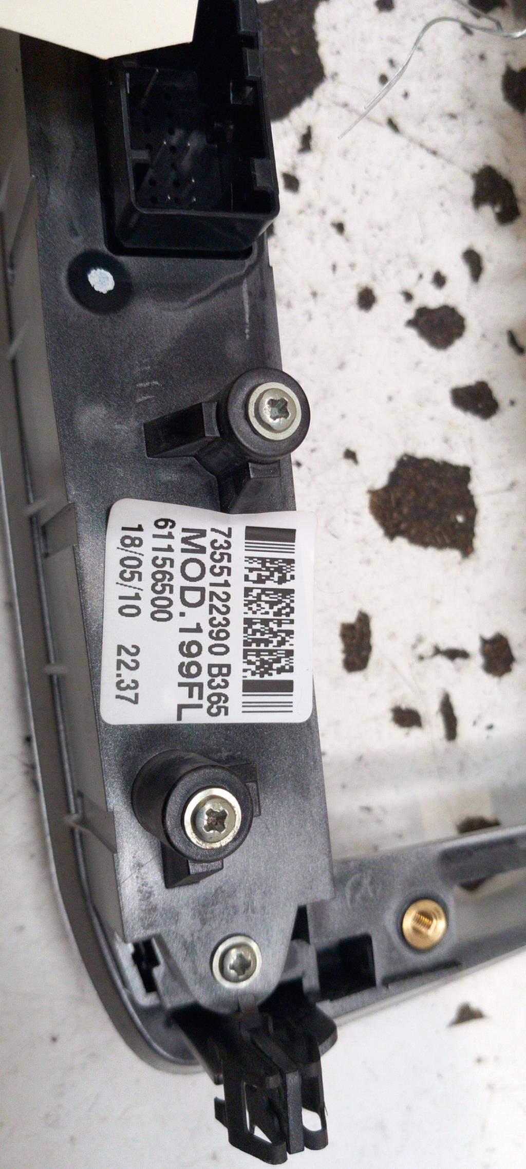 Interruttore luci emergenza FIAT PUNTO EVO 3 Gasolina - 1