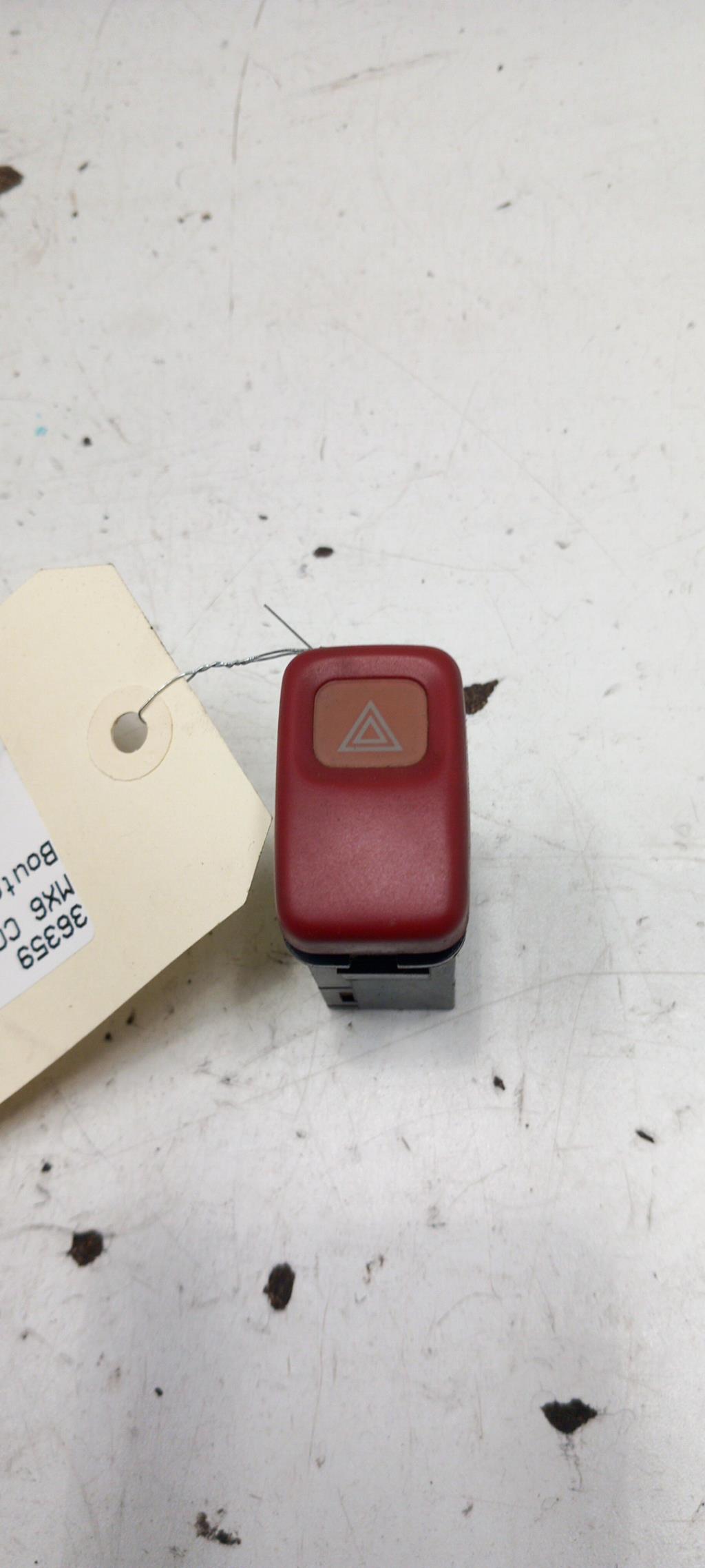 Bouton de warning MAZDA MX6 COUPE Essence - 1