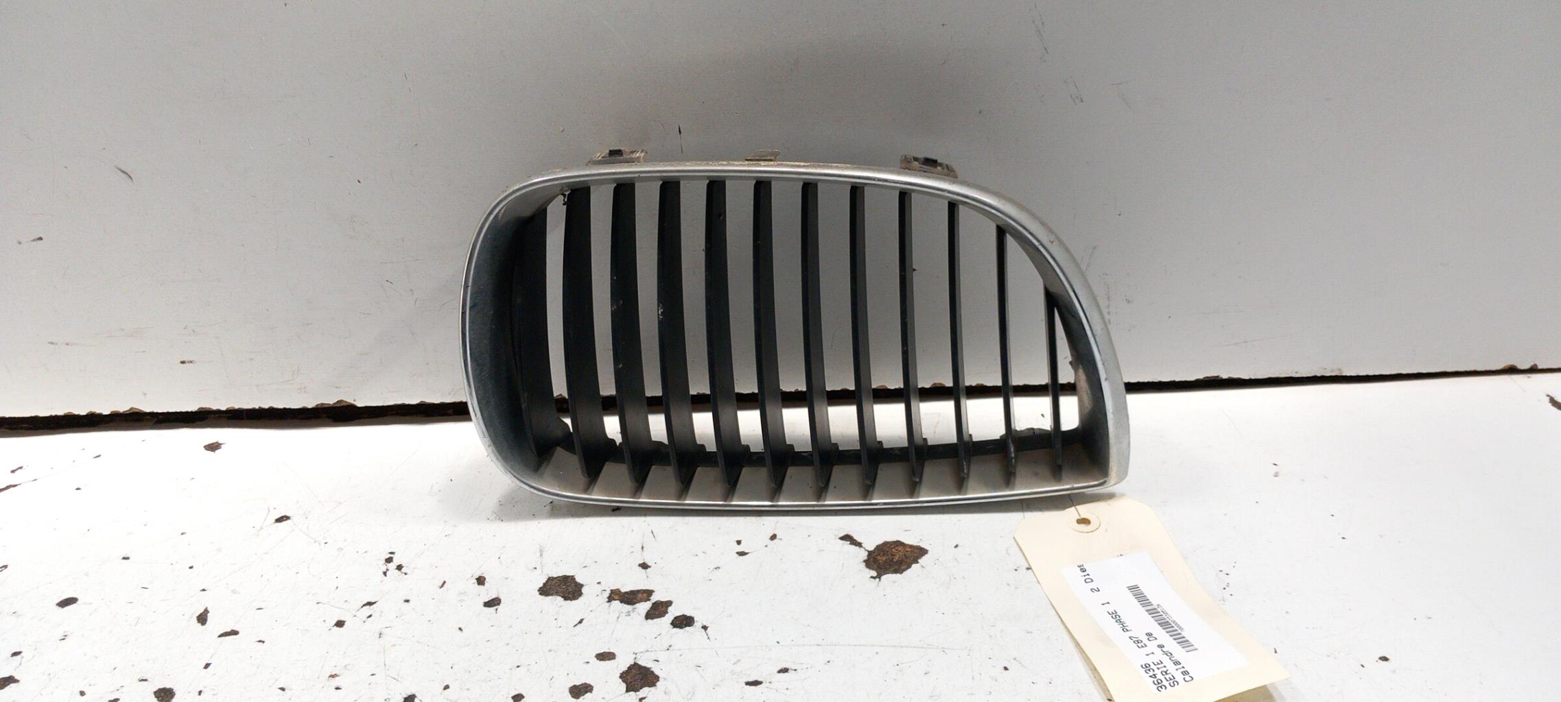 Calandre droite BMW SERIE 1 E87 PHASE 1 Diesel - 1