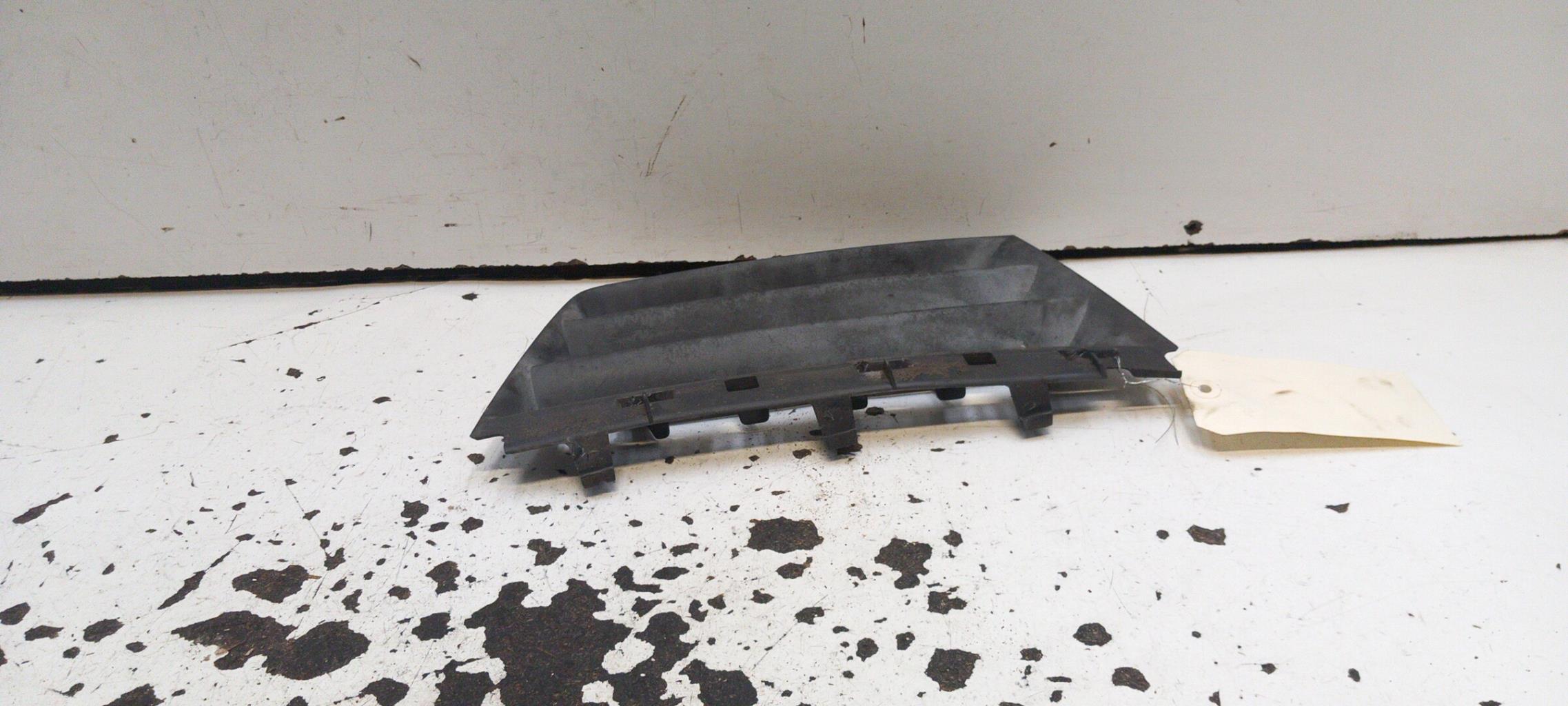 Calandre droite RENAULT SCENIC 2 PHASE 1 Essence - 1