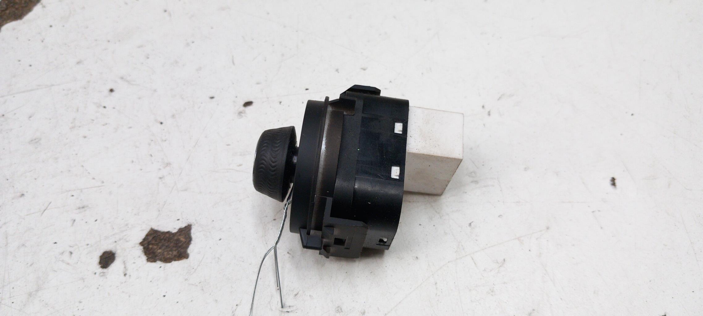 Commande retroviseurs CITROEN C3 3 SOCIETE PHASE 1 Diesel - 1