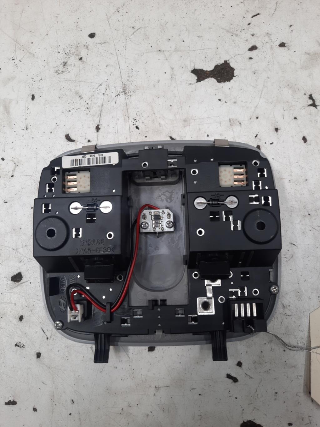 Eclairage de plafonnier KIA RIO 3 PHASE 2 Essence - 1