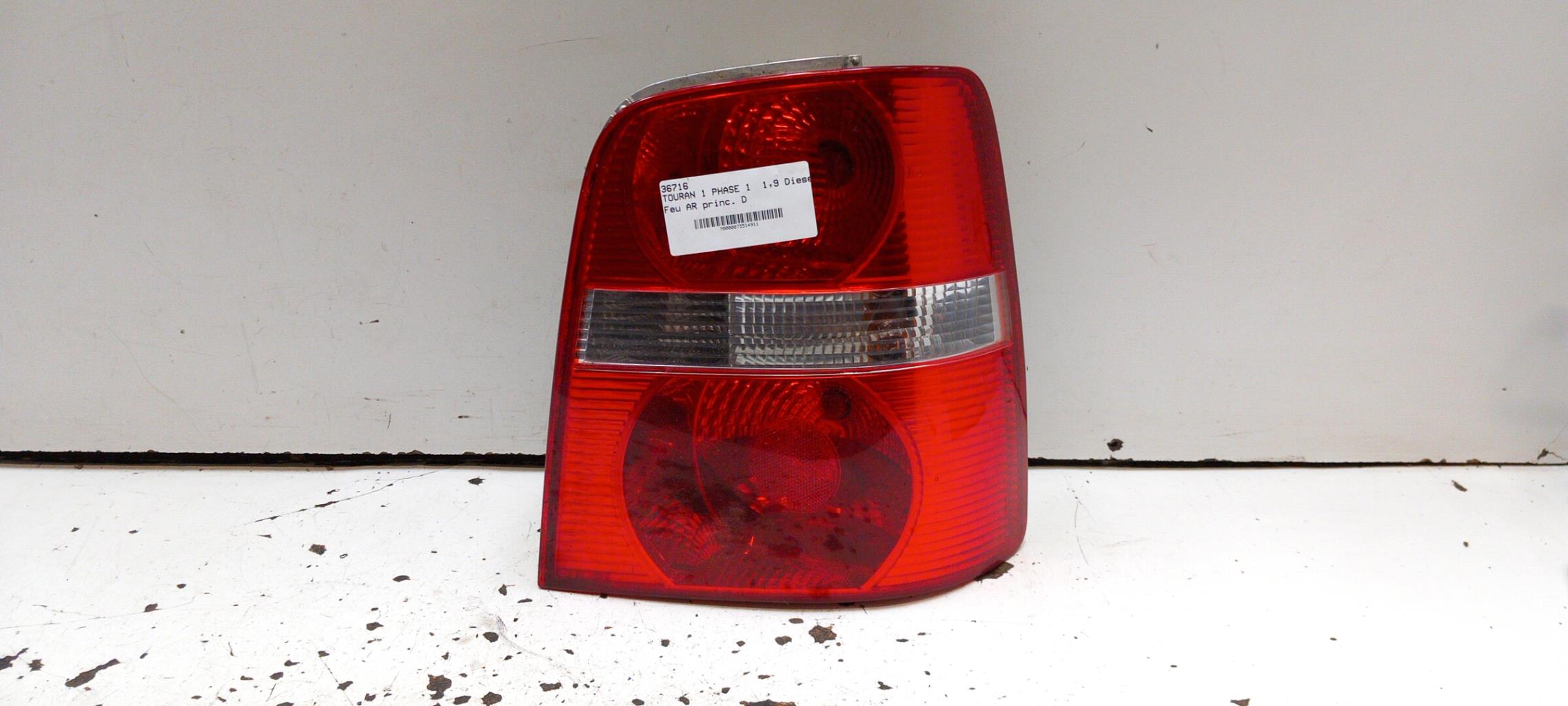 Fanale posteriore principale destro (luci) VOLKSWAGEN TOURAN 1 PHASE 1 Diésel - 1
