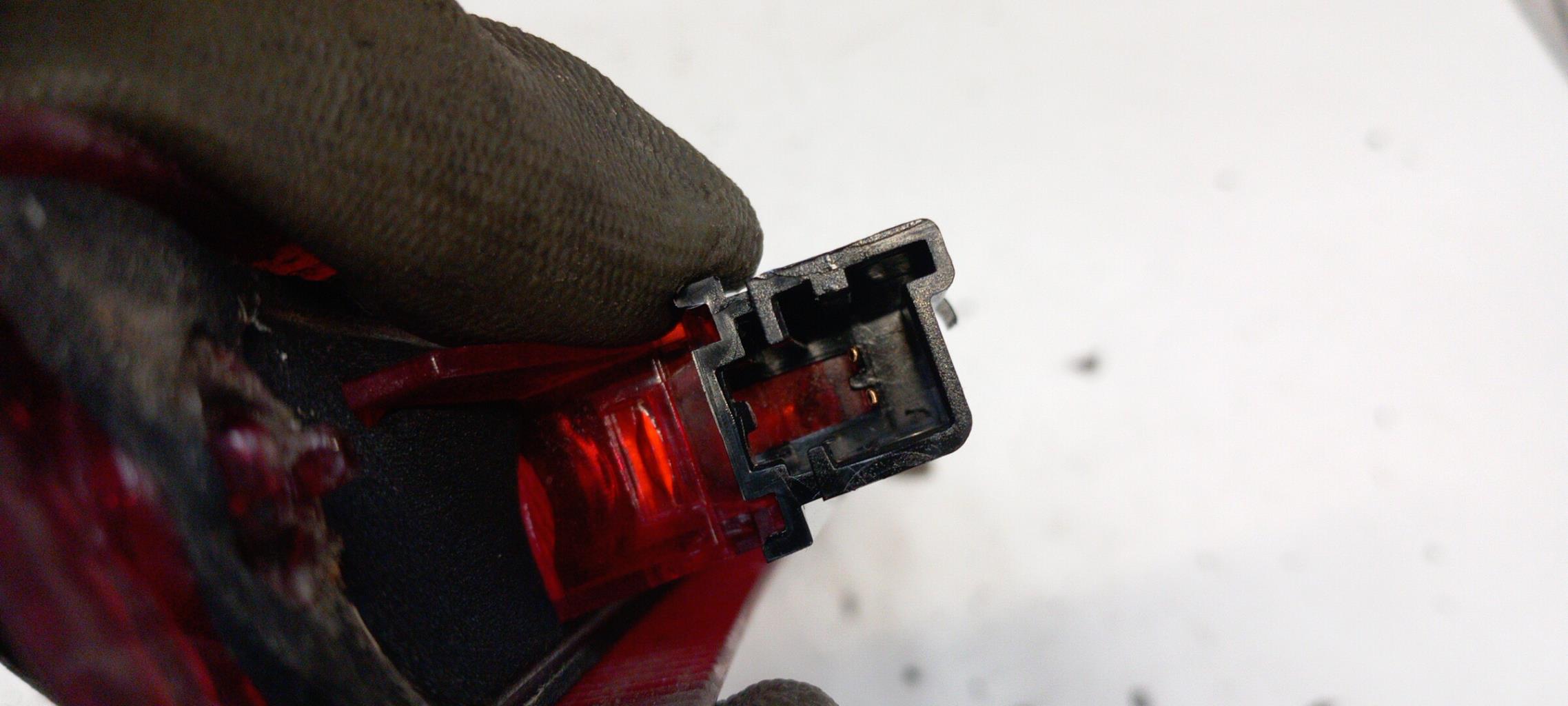 Feu arriere stop central FORD FOCUS 2 PHASE 1 Essence - 1