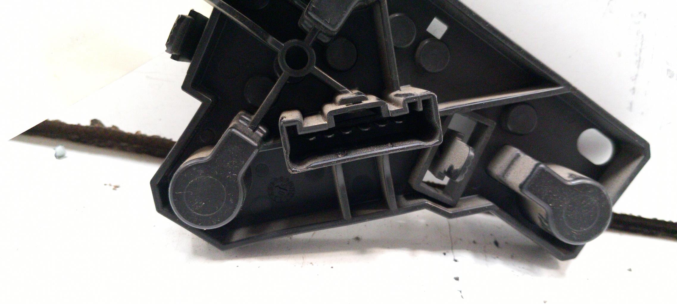 Base portalampade fanale posteriore sinistro BMW SERIE 1 E87 PHASE 1 Diésel - 1