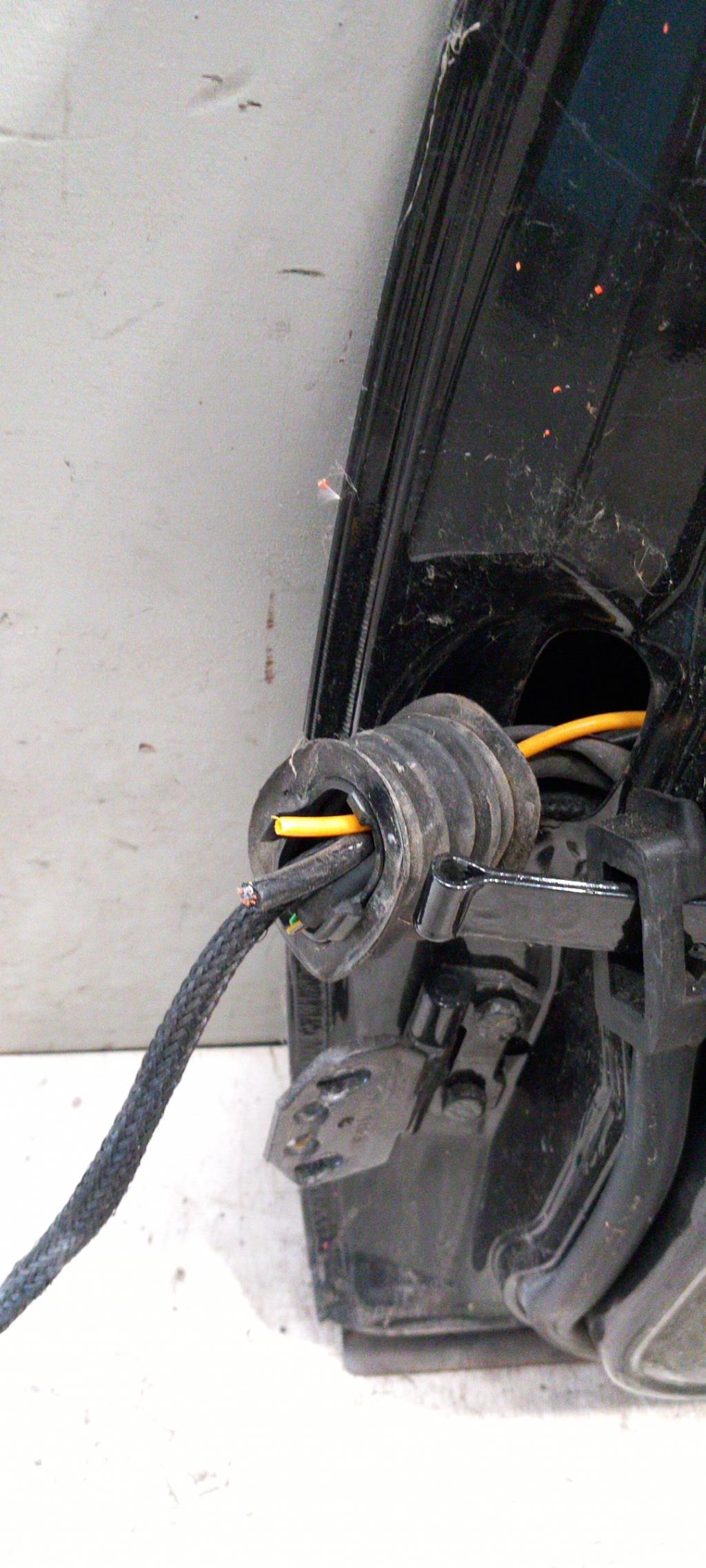 Portiera anteriore destra MERCEDES 250 W124 PHASE 1 Diésel - 1