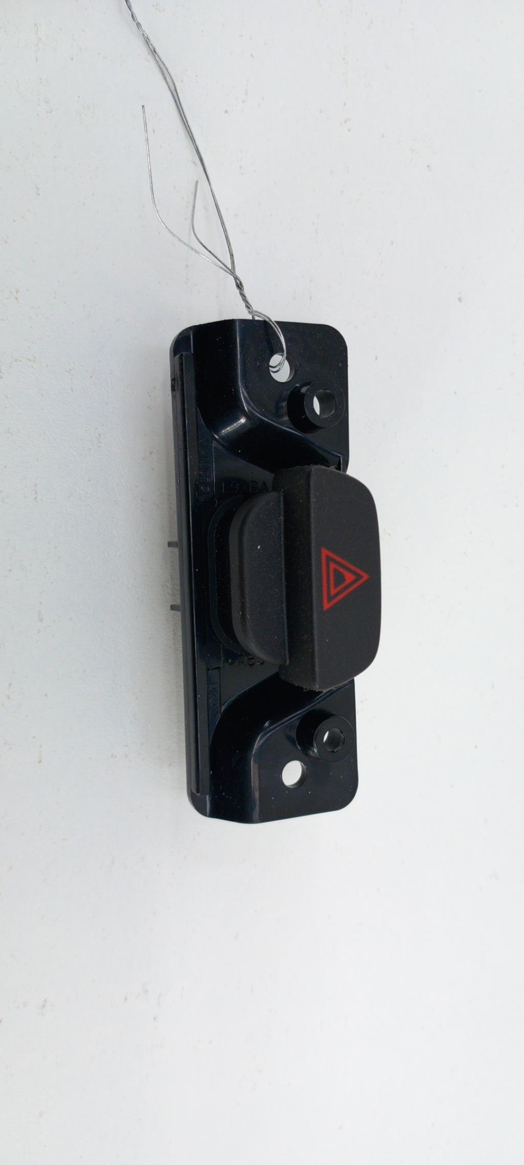 Bouton de warning FORD FUSION PHASE 2 Diesel - 1