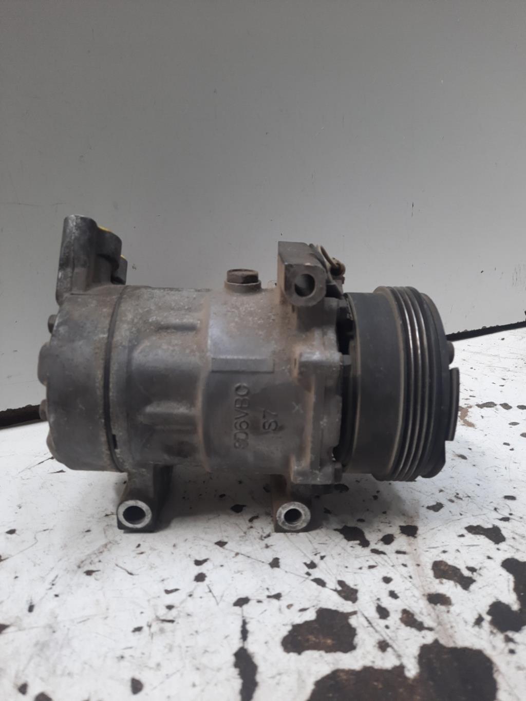 Compresseur clim RENAULT CLIO 2 PHASE 2 Essence - 1