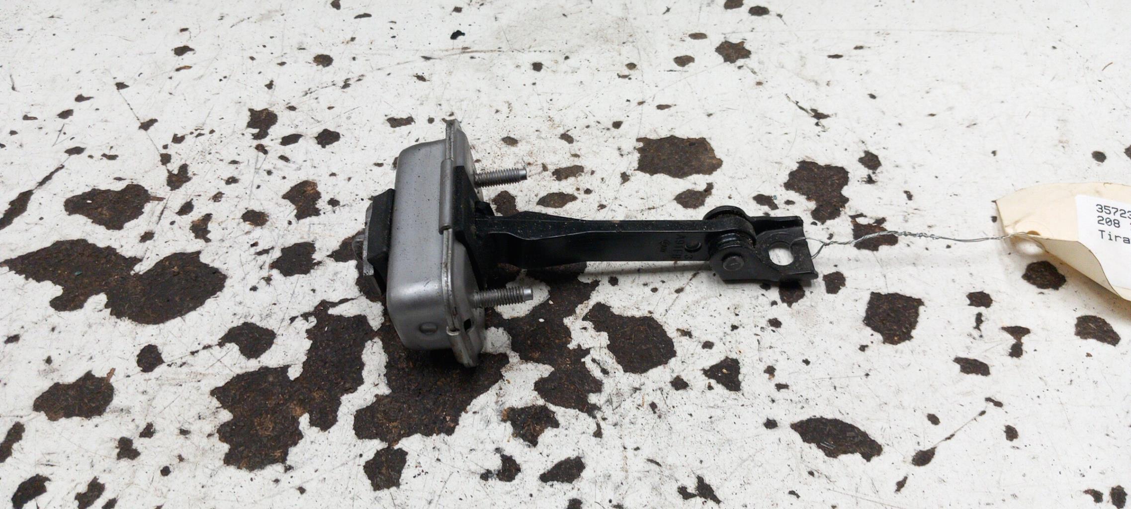 Tirante portiera anteriore sinistro PEUGEOT 208 1 PHASE 2 Gasolina - 1