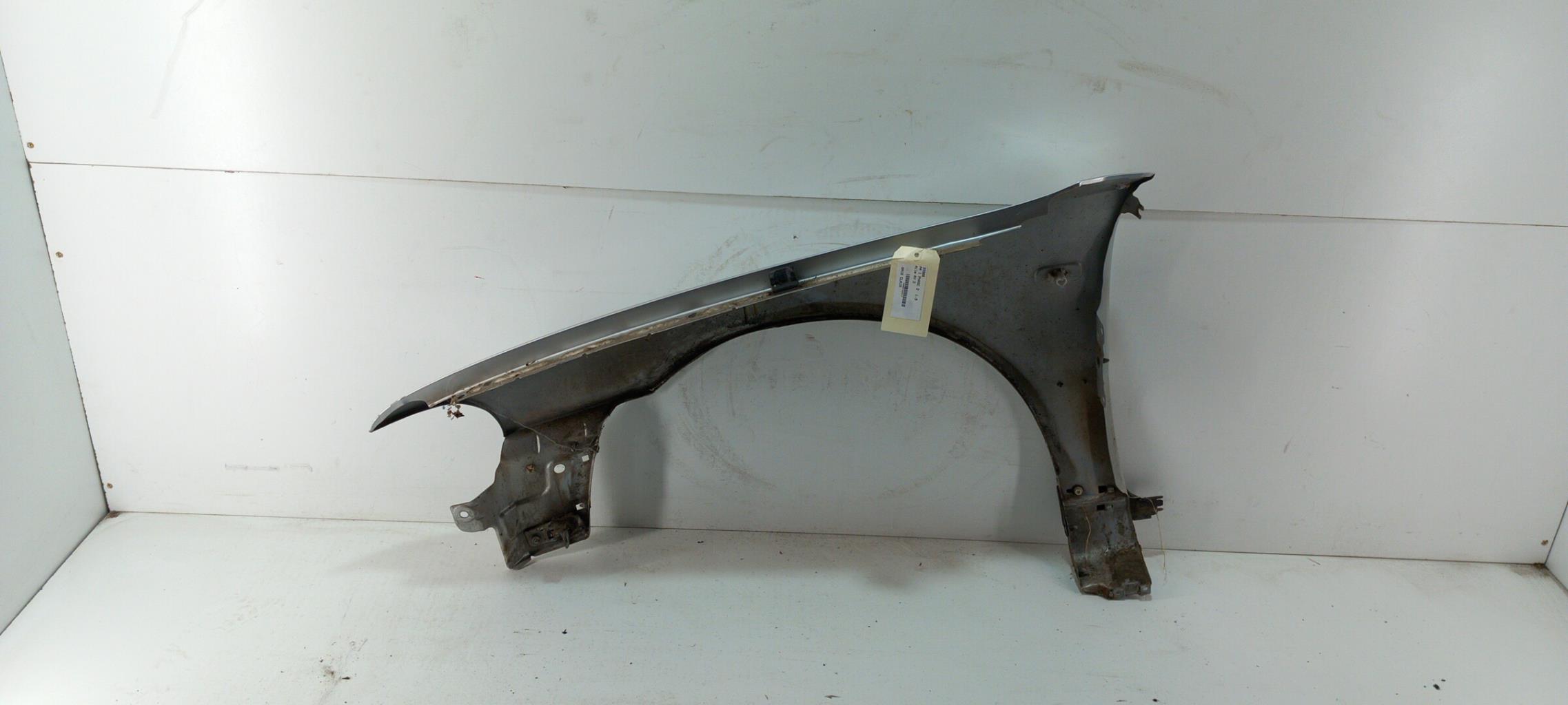 Aile avant droit AUDI A4 1 PHASE 2  - 1
