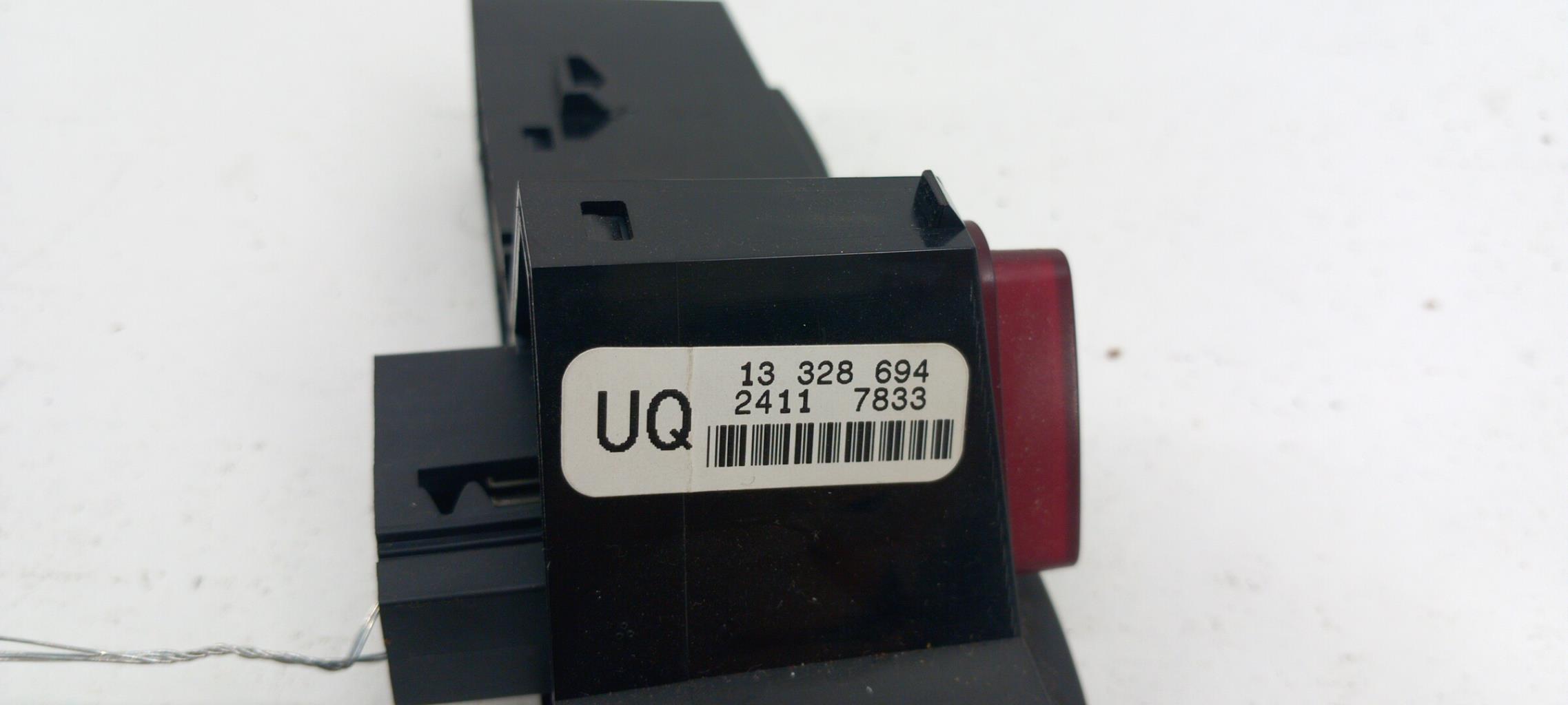 Bouton de warning OPEL CORSA D PHASE 2 Diesel - 1