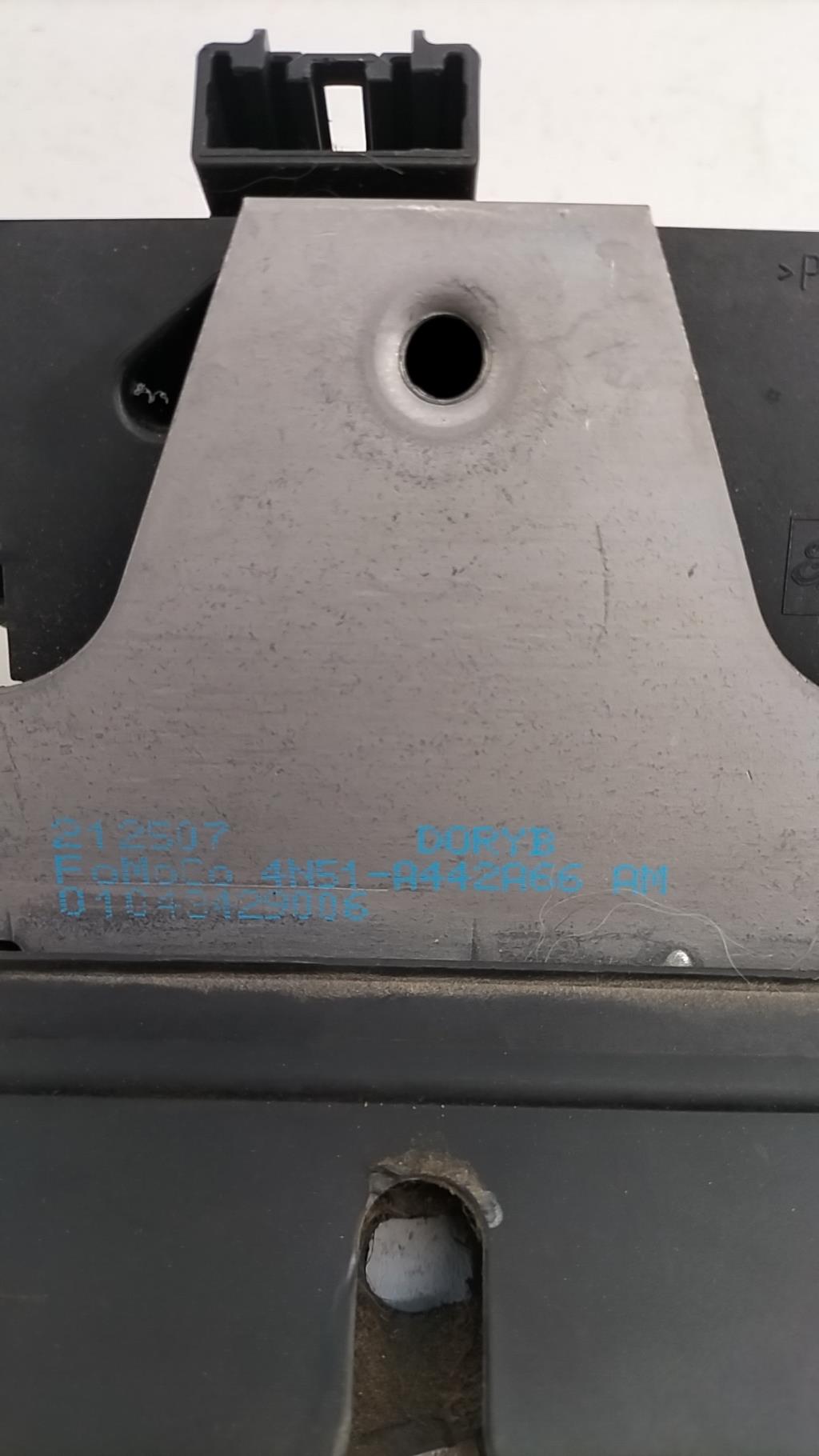 Fermeture centralisee coffre JAGUAR X-TYPE PHASE 1 BREAK Diesel - 1