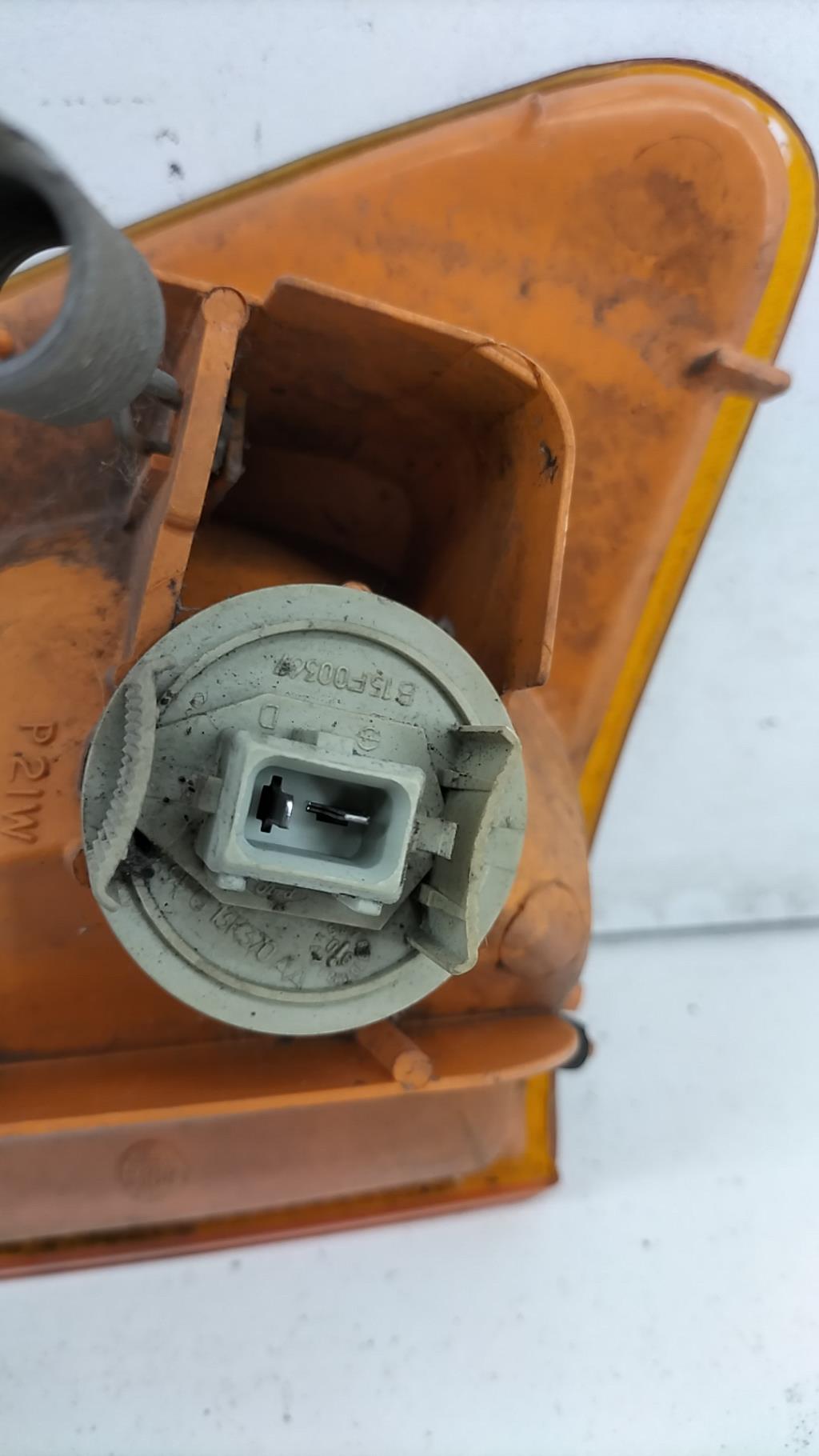 Gruppo ottico anteriore secondario sinistro (luci)(freccia) FORD FIESTA 1 Gasolina - 1