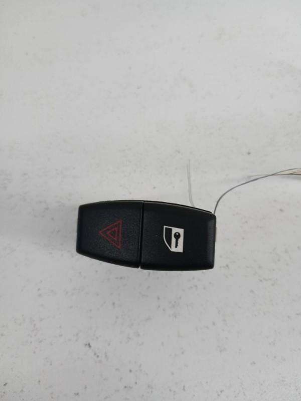 Bouton de warning BMW X3 E83 PHASE 2 Diesel - 1