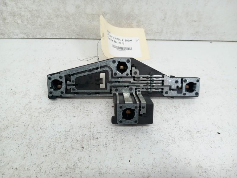 Base portalampade fanale posteriore destro RENAULT LAGUNA 2 PHASE 2 BREAK Diésel - 1