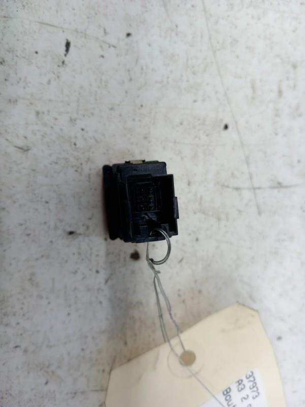 Bouton de warning AUDI A3 2 SPORTBACK PHASE 1 Diesel - 1