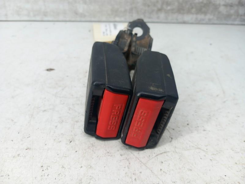 Aggancio cintura sicurezza posteriore sinistro PEUGEOT 407 PHASE 1 BREAK Diésel - 1