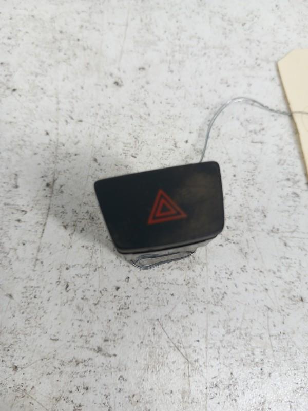 Bouton de warning FORD FIESTA 7 Essence - 1