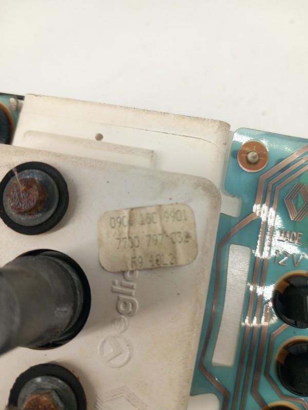 Compteur RENAULT R21 PHASE 2  - 1