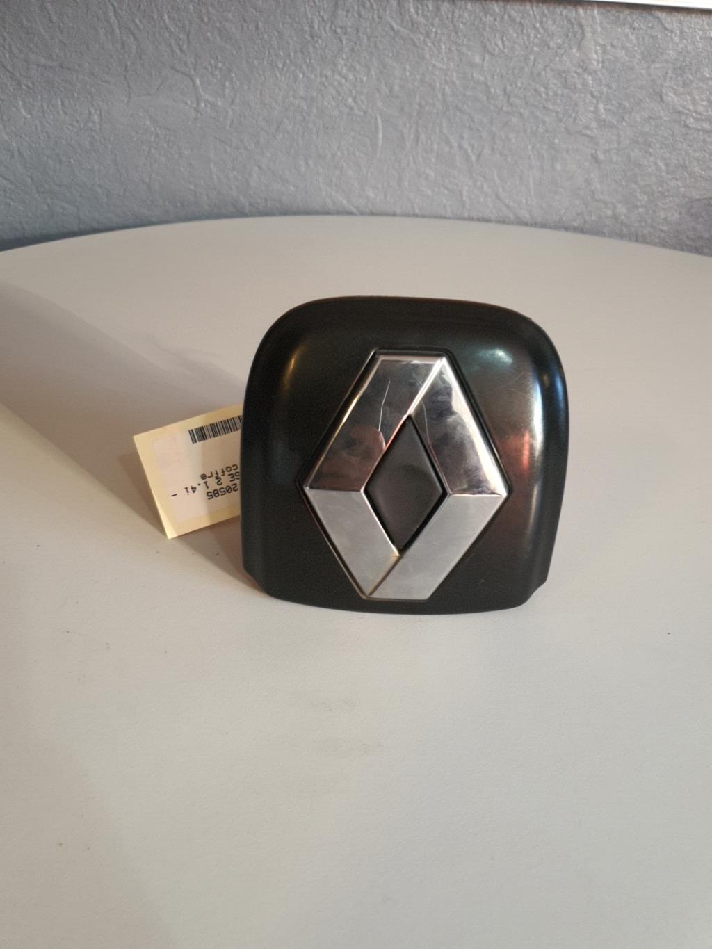 Bouton de coffre RENAULT CLIO 2 PHASE 2 Essence - 1