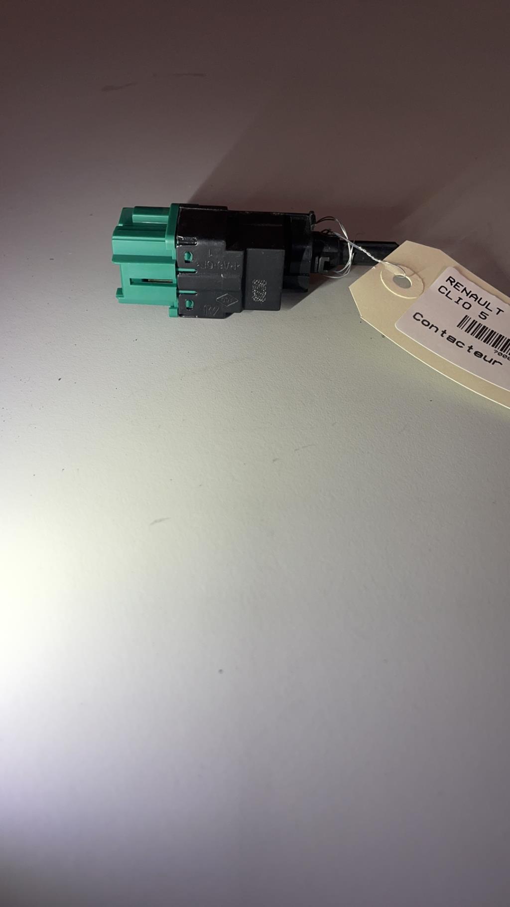 Contacteur feu stop RENAULT CLIO 5  - 1