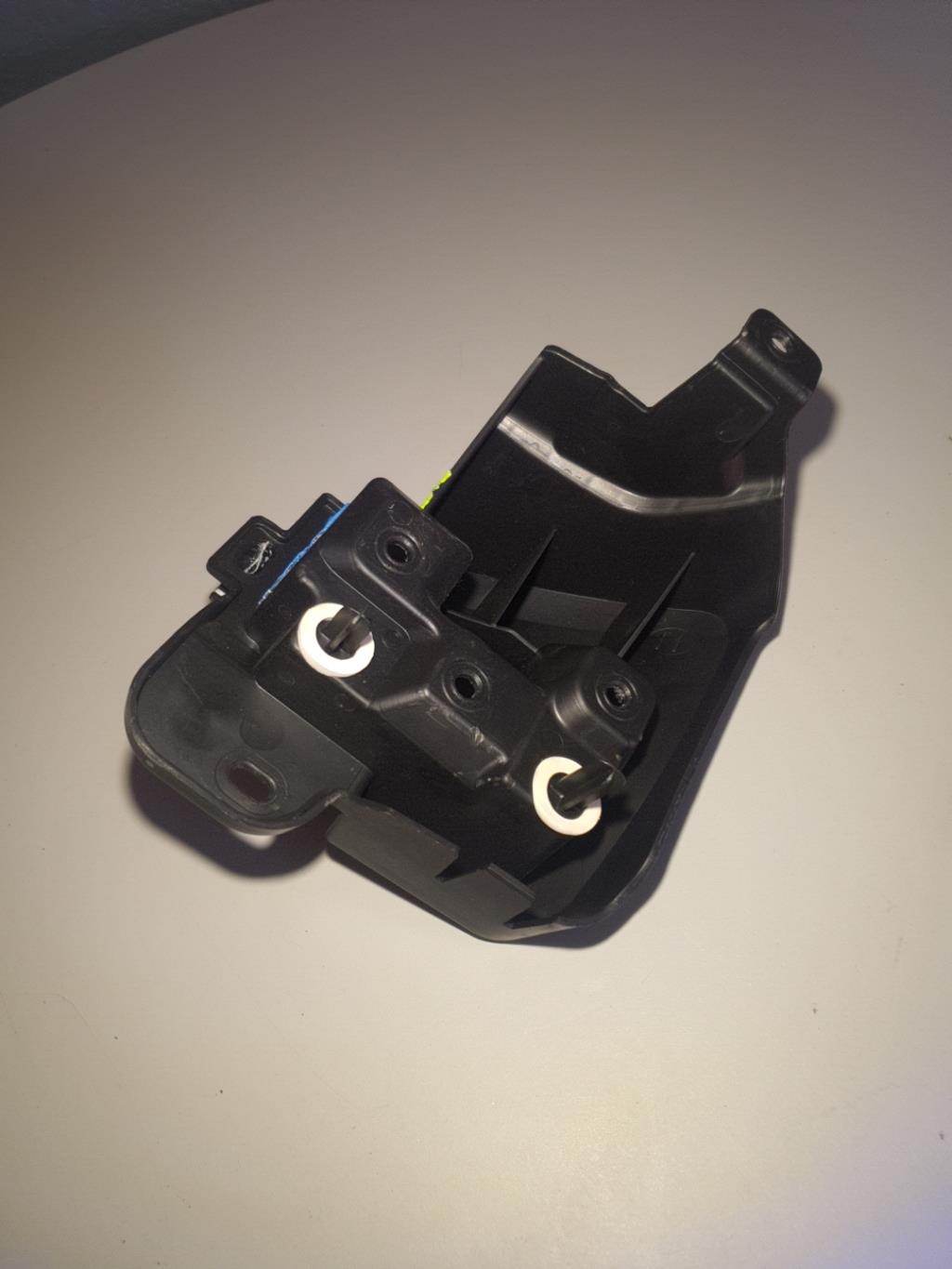 Support de pare chocs arriere RENAULT CLIO 5  - 1