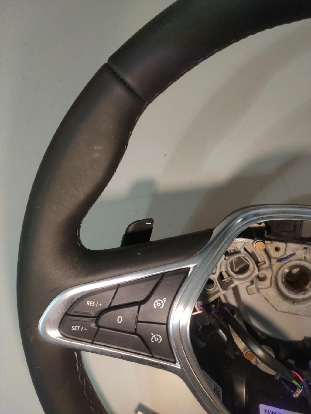 Volant RENAULT CLIO 5  - 1