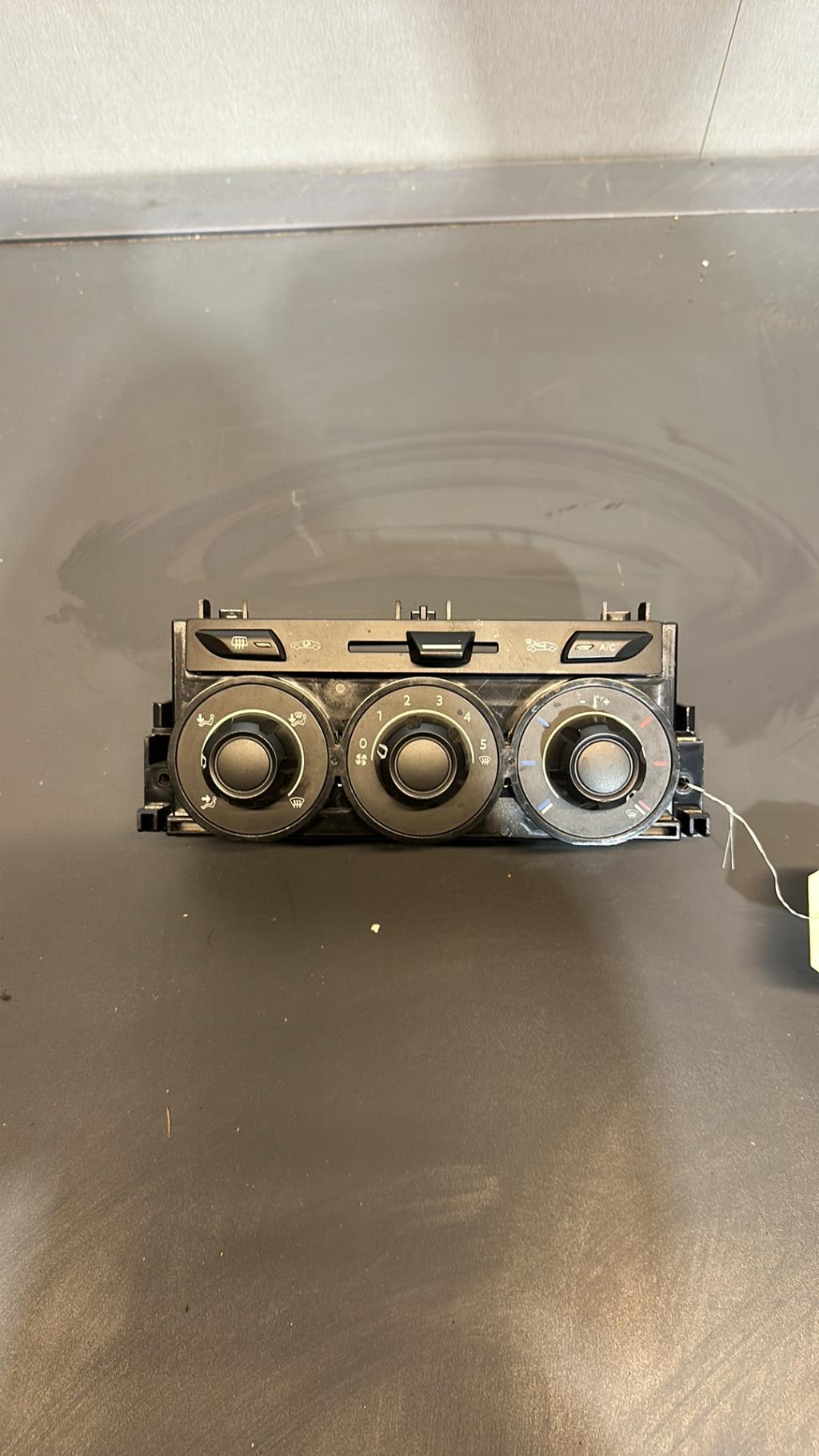 Commande chauffage CITROEN C3 2 PHASE 1 Essence - 1