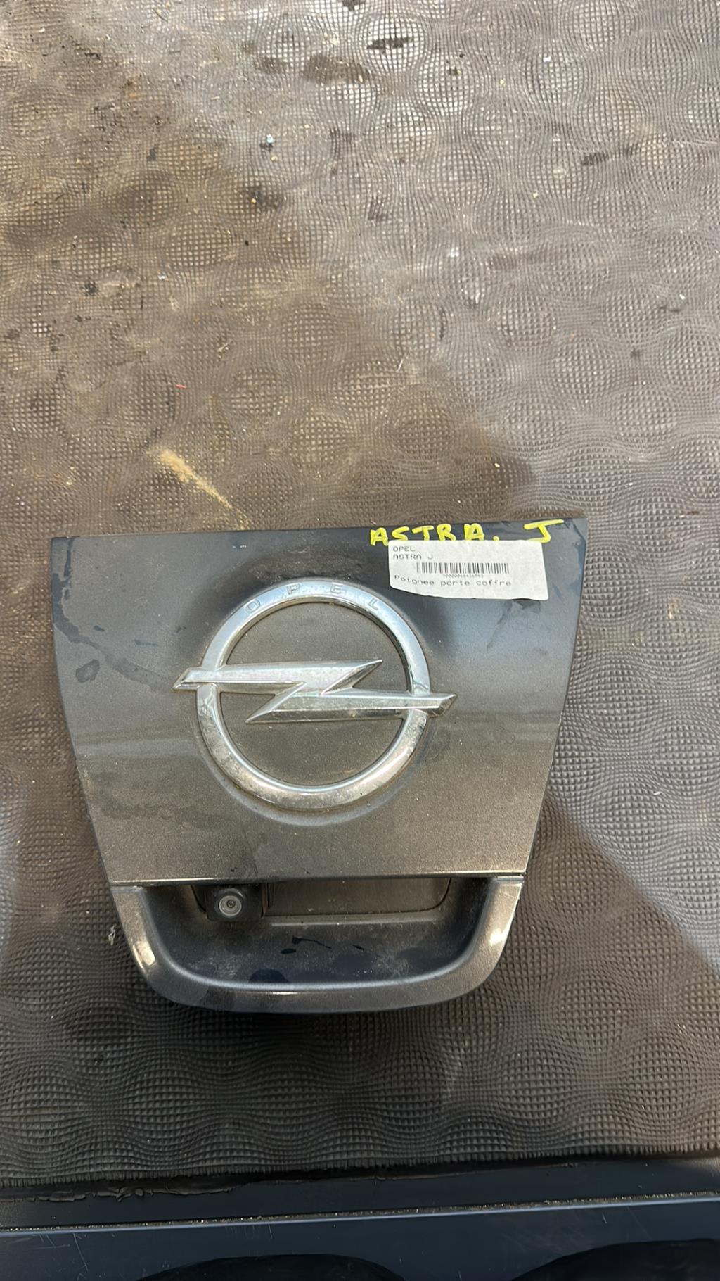 Poignee porte coffre OPEL ASTRA J  - 1