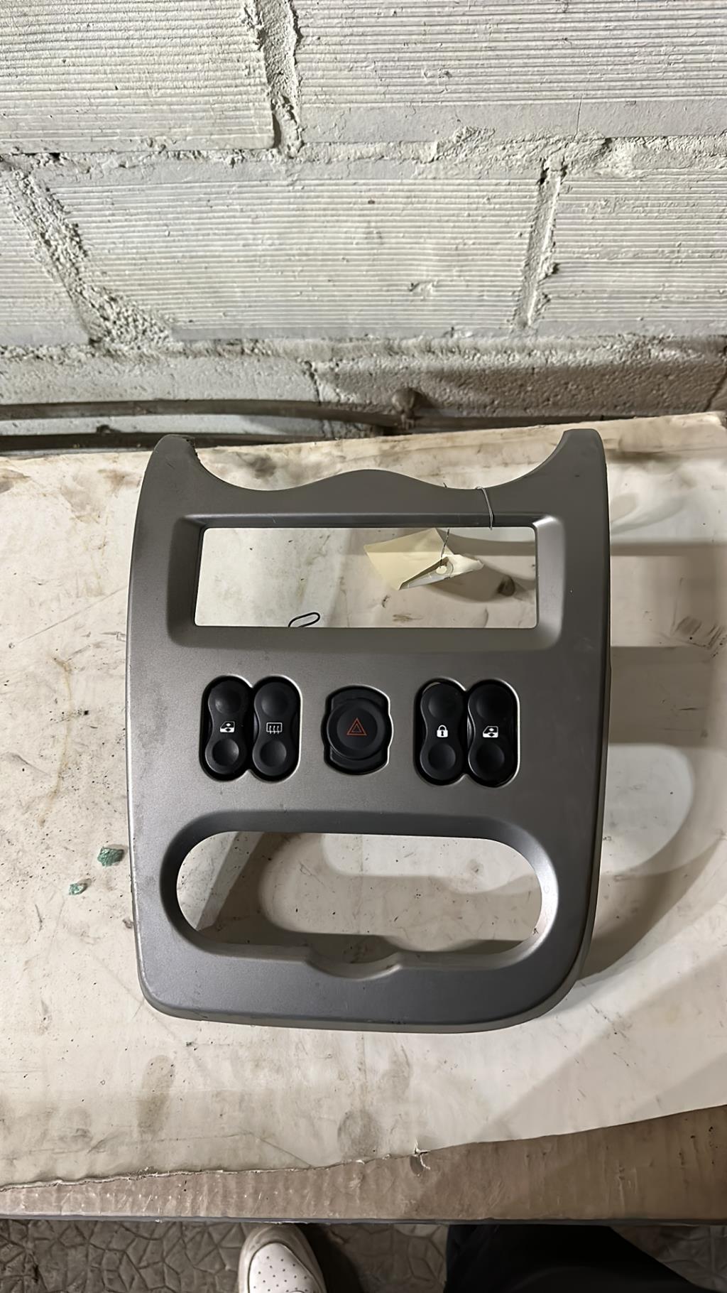 Bouton/Interrupteur DACIA SANDERO 1 Essence/GPL - 1