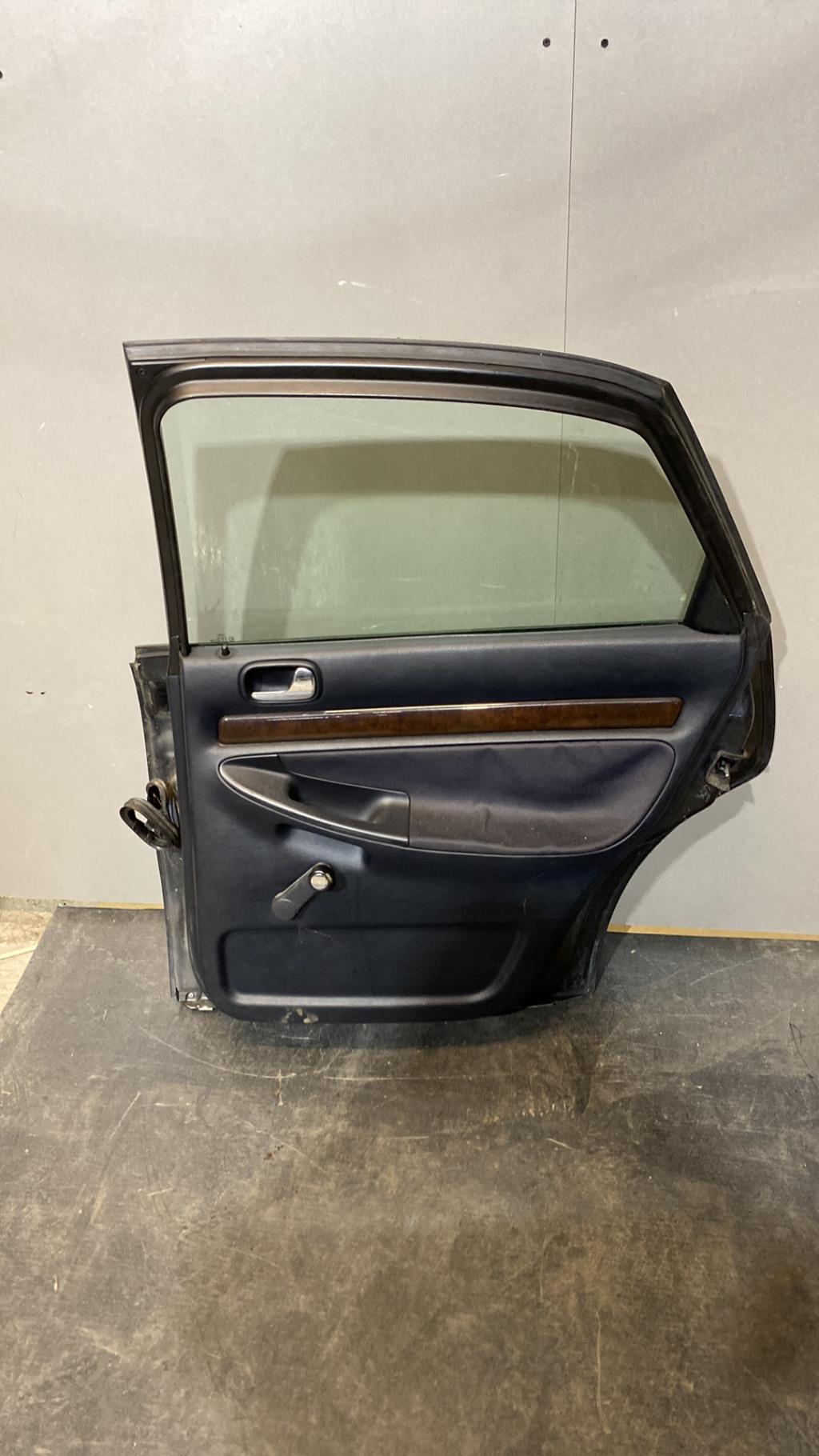 Puerta trasera derecha AUDI A4 1 PHASE 2 Diésel - 1