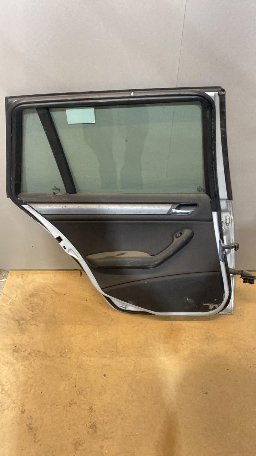 Puerta trasera izquierda BMW SERIE 3 E46 TOURING PHASE 1 BREAK Gasolina - 1