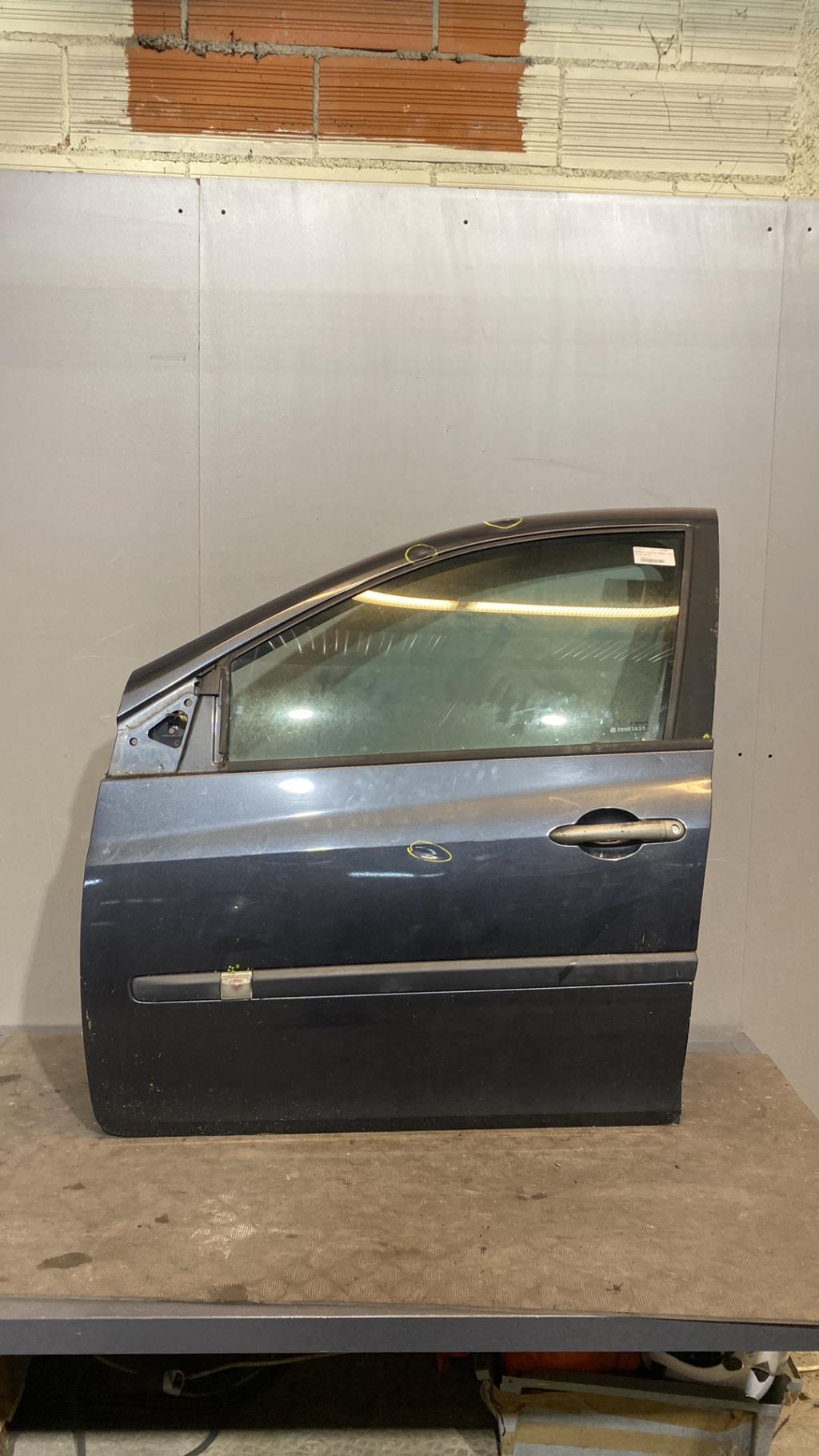 Porte avant gauche RENAULT CLIO 3 PHASE 1 Diesel - 1