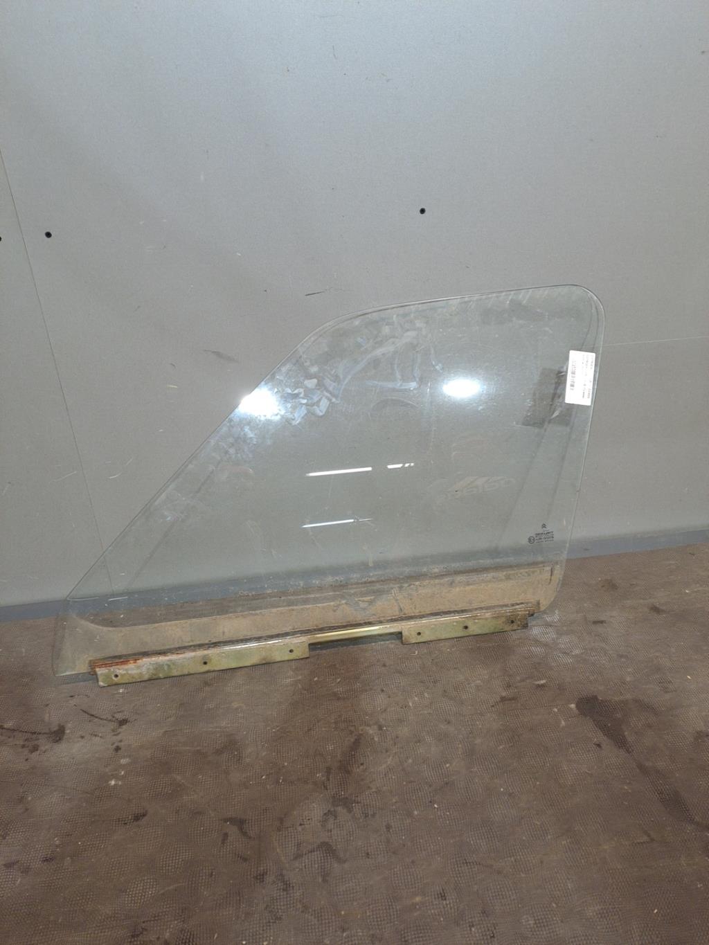 Vitre avant gauche CITROEN C15 Diesel - 1