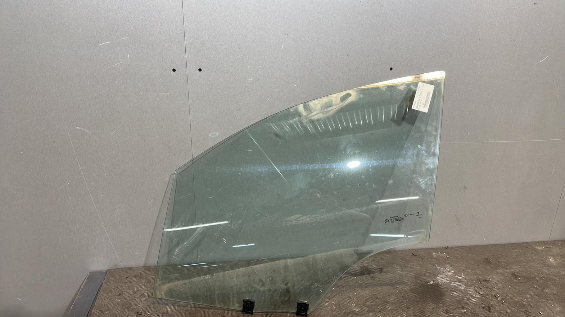 Vitre avant gauche CITROEN C4 2 PHASE 1 Diesel - 1